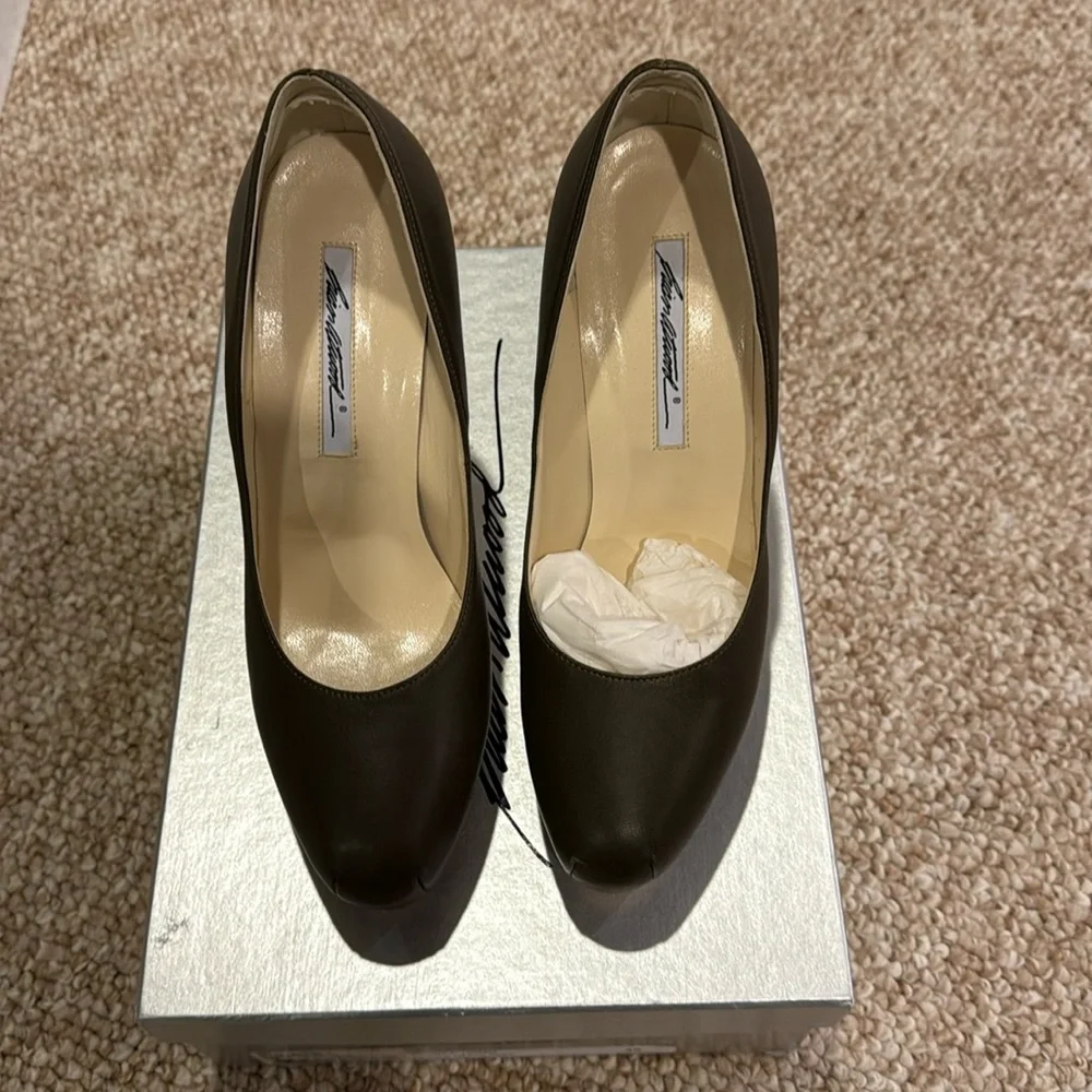Brian Atwood maniac pumps. Size 39.